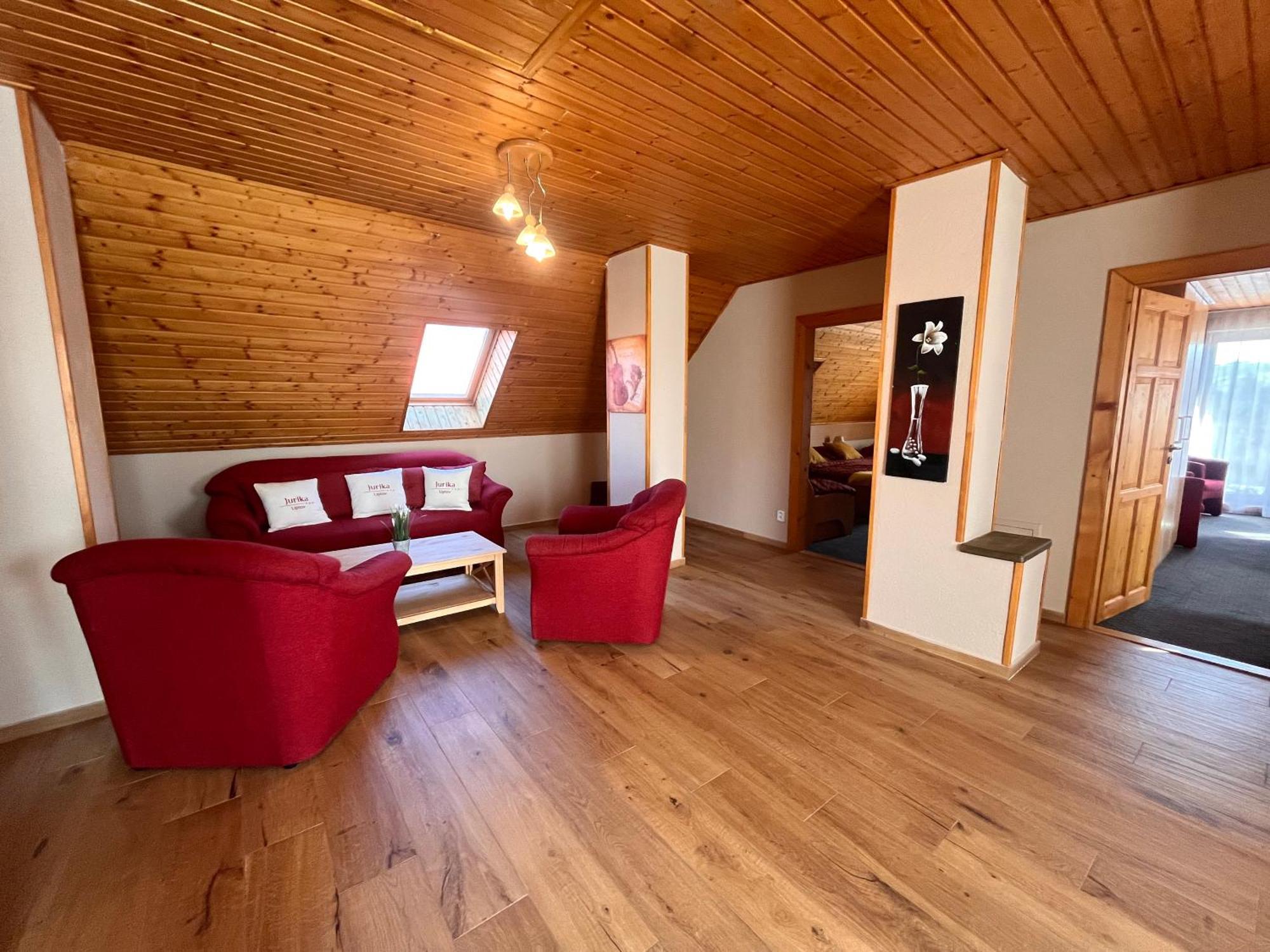 Jurika Liptov Aparthotel ลิฟตอฟสกีมิคูลาช ภายนอก รูปภาพ
